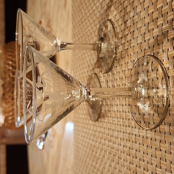 Elegant Clear Etched Martini Barware Bamboo Design - Picture 3 of 3